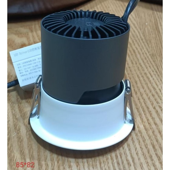 LED Spotlight 9W 3000K-6000K 15-36° Beam Angle Iron+Aluminum CE Certified Black Reflector Cup